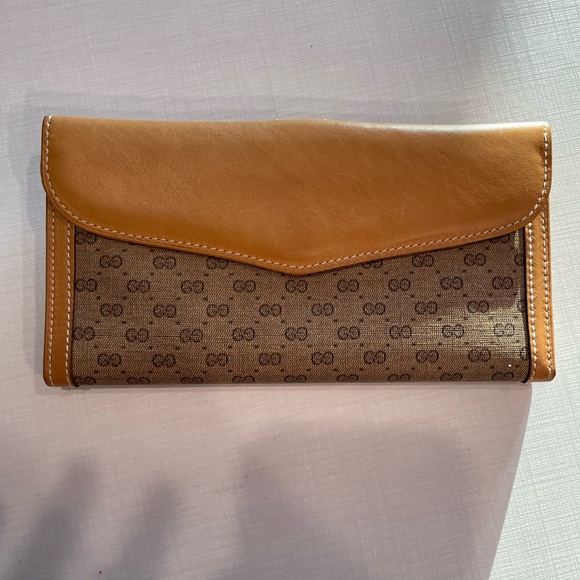 Authentic Gucci Canvas and Leather PRISTINE Wallet! - Picture 2 of 6